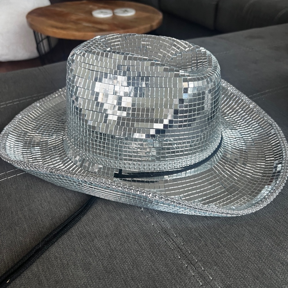 Beyoncé Renaissance Cowboy Hat - Shop Akira - Love On Top Hat